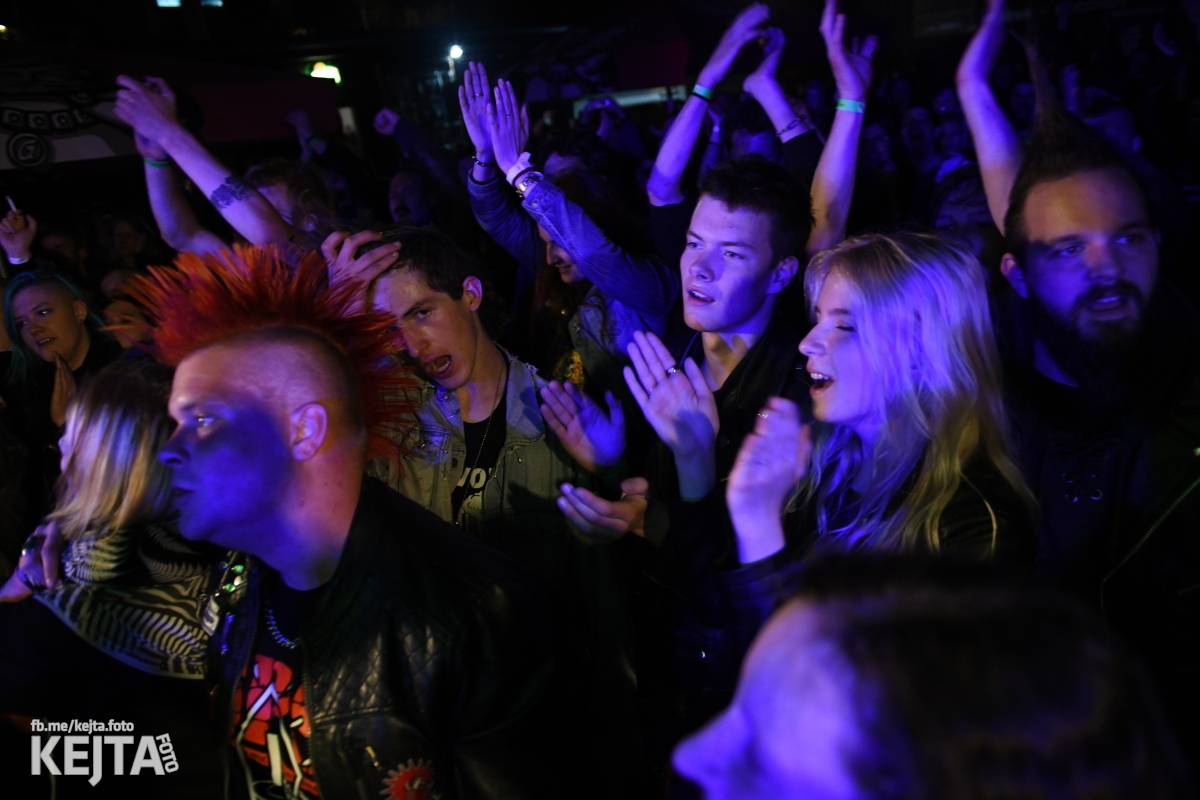 Přehlídka čír začala: V Modré Vopici zahráli Pořád stejně, Bez šance, Reckless a další