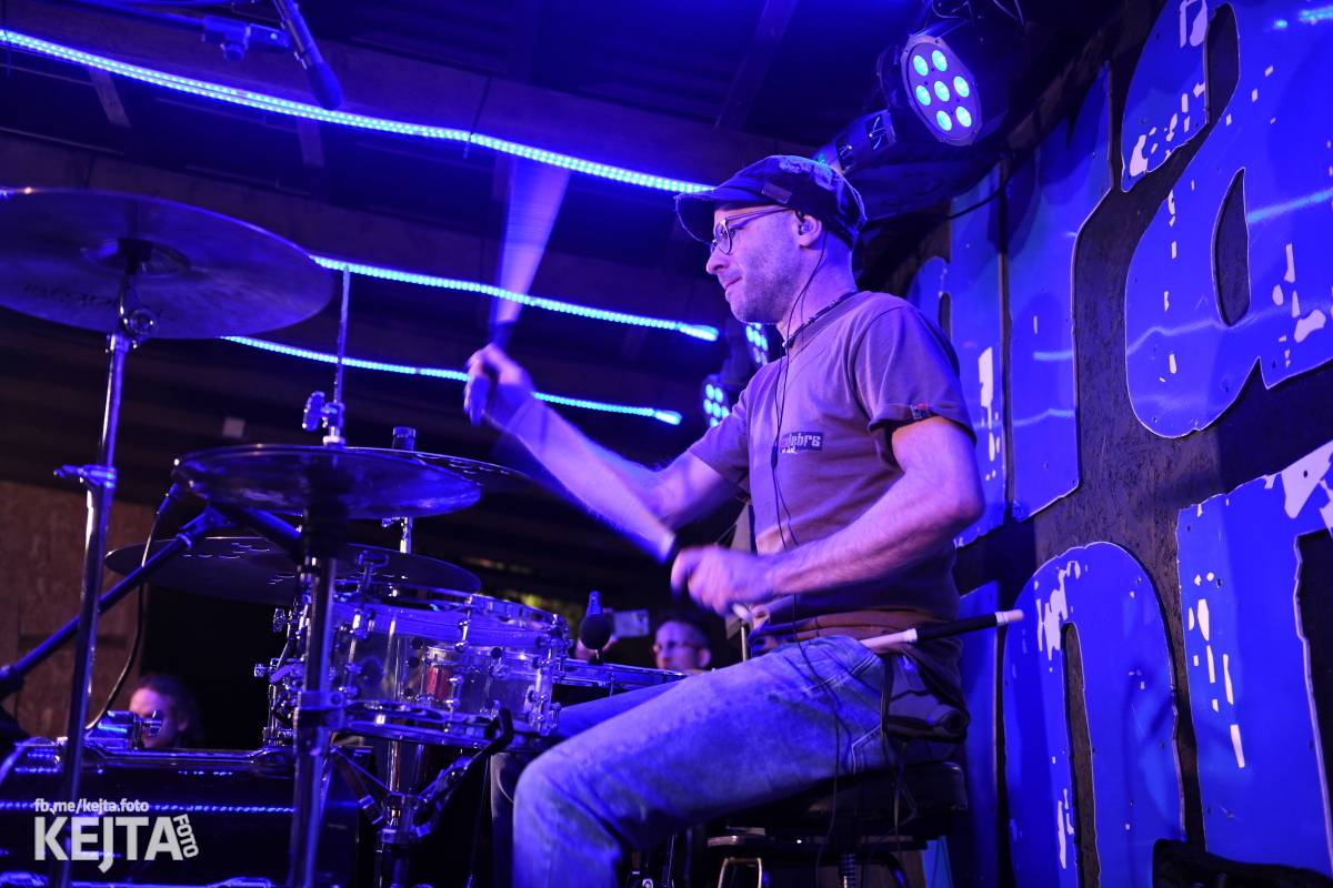 Přehlídka čír začala: V Modré Vopici zahráli Pořád stejně, Bez šance, Reckless a další