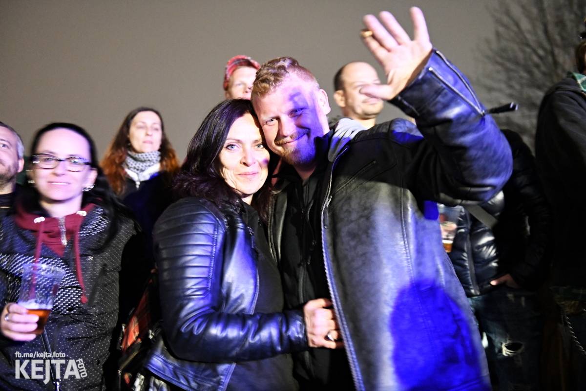 Přehlídka čír začala: V Modré Vopici zahráli Pořád stejně, Bez šance, Reckless a další