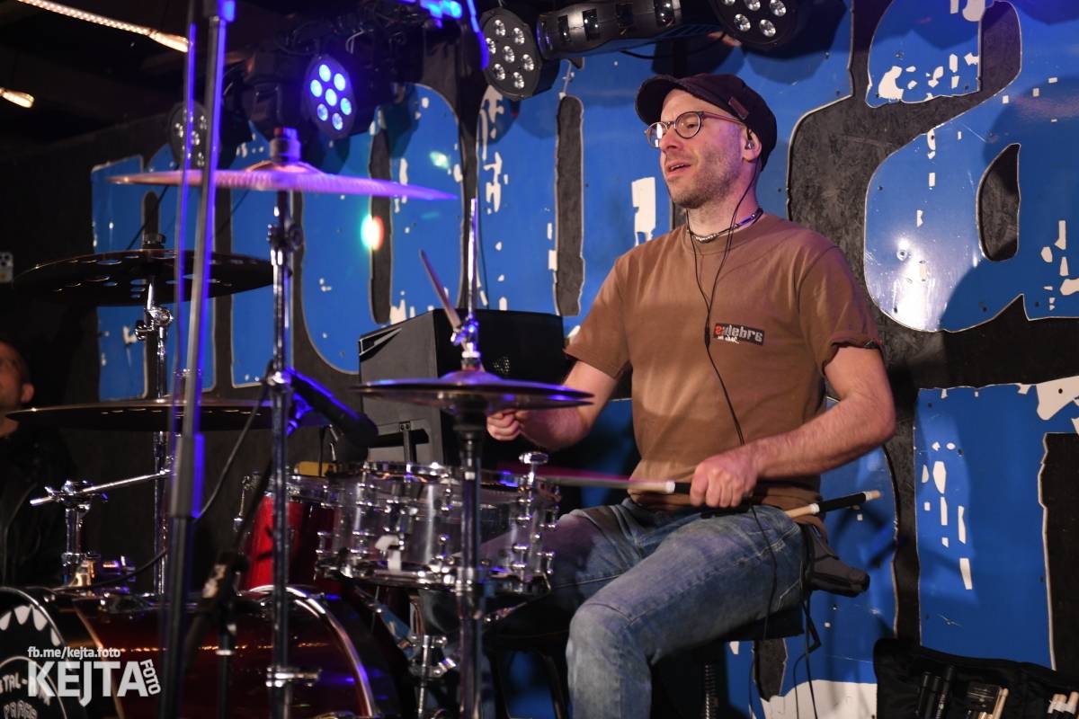 Přehlídka čír začala: V Modré Vopici zahráli Pořád stejně, Bez šance, Reckless a další