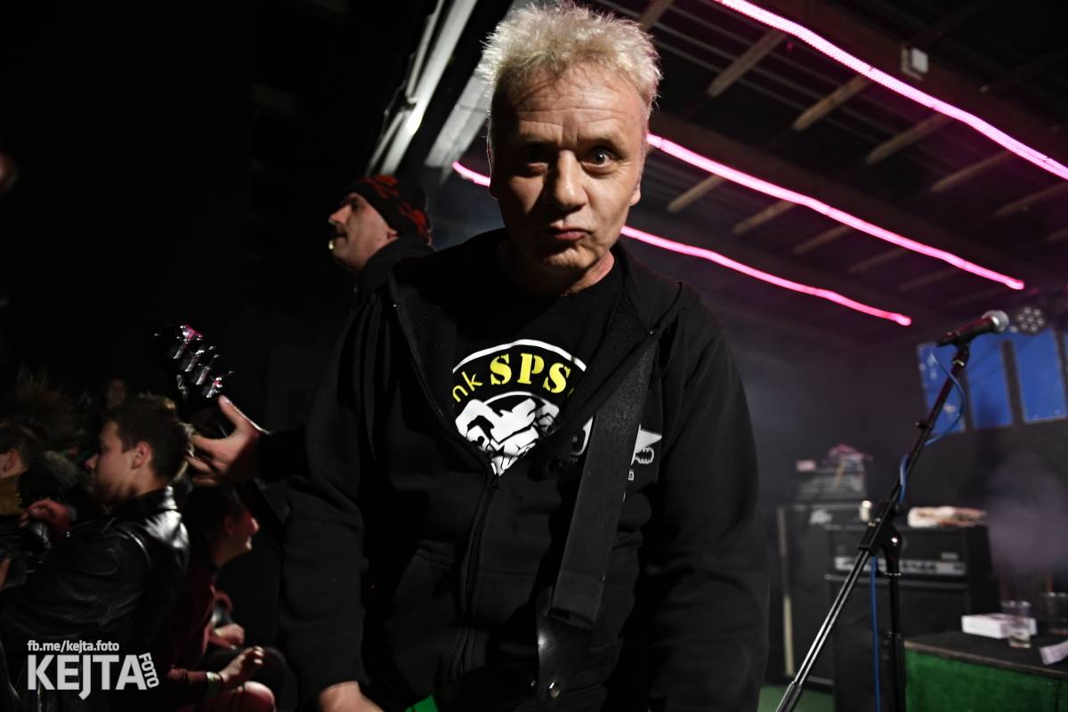 Přehlídka čír začala: V Modré Vopici zahráli Pořád stejně, Bez šance, Reckless a další