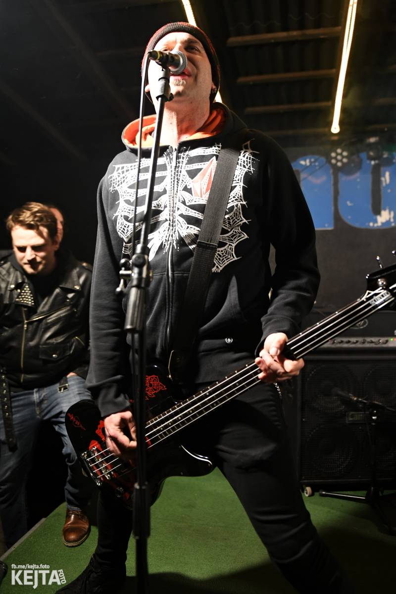 Přehlídka čír začala: V Modré Vopici zahráli Pořád stejně, Bez šance, Reckless a další