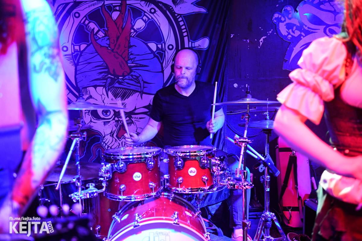 Přehlídka čír začala: V Modré Vopici zahráli Pořád stejně, Bez šance, Reckless a další