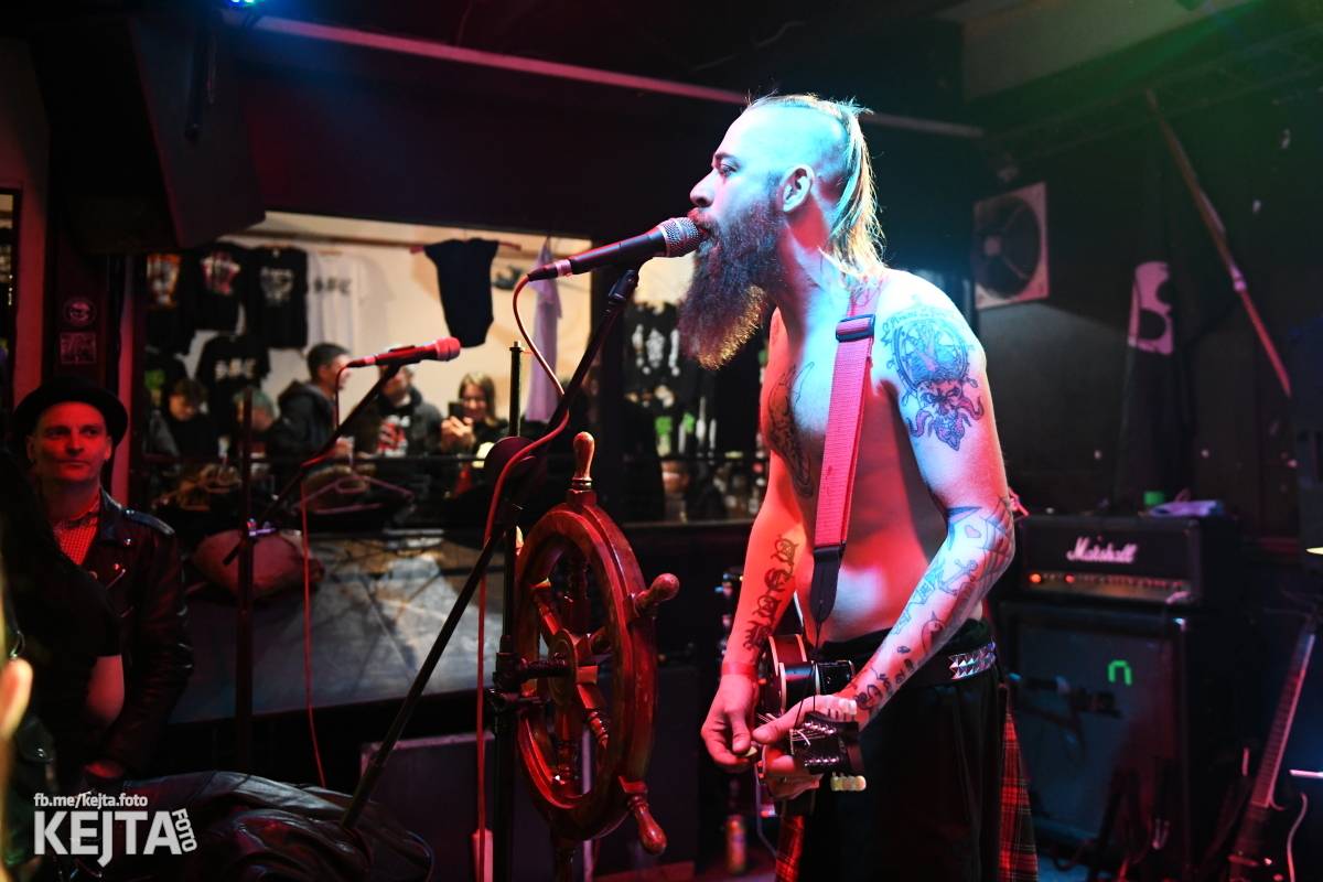 Přehlídka čír začala: V Modré Vopici zahráli Pořád stejně, Bez šance, Reckless a další