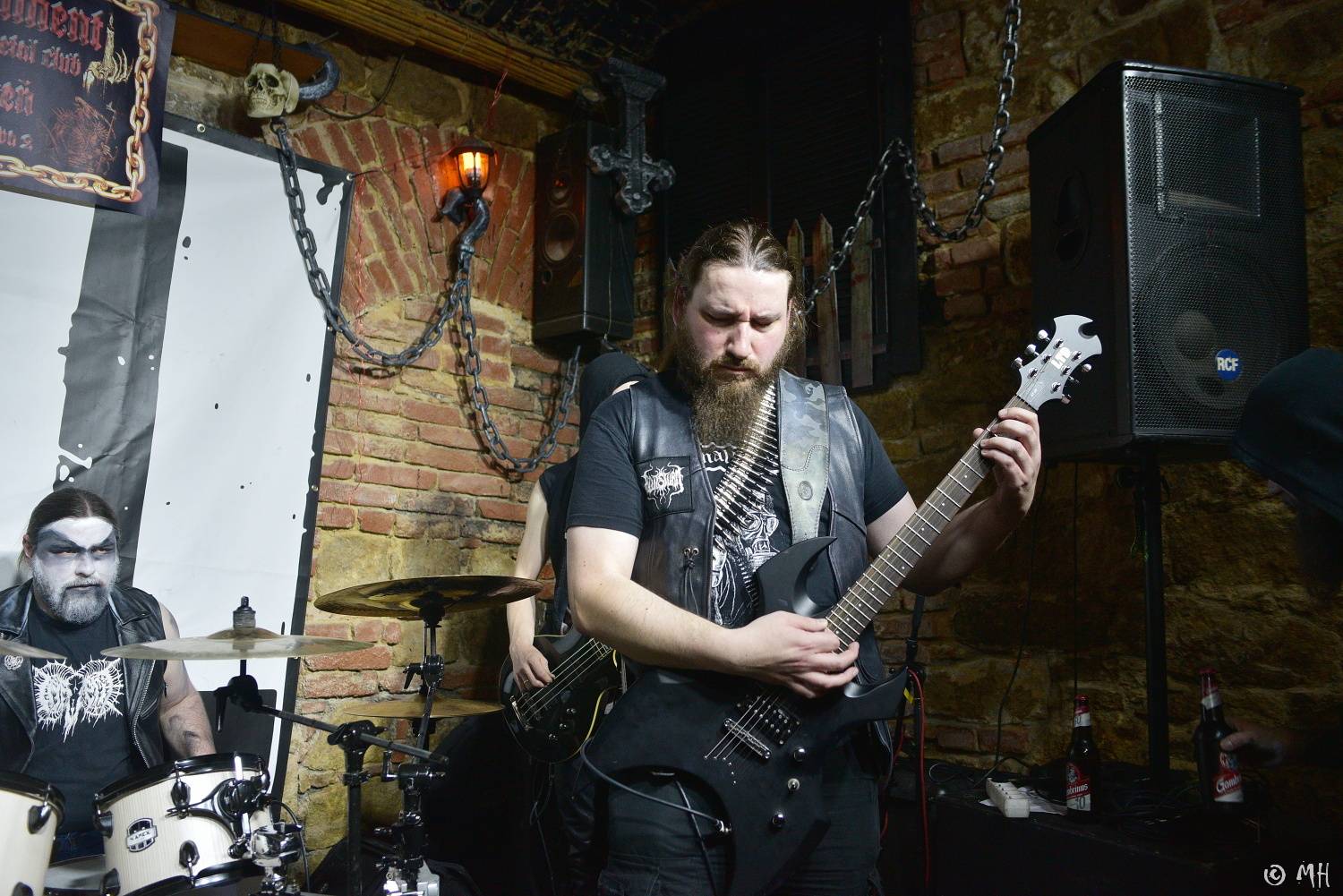 Do plzeňského Parlamentu se sjeli blackmetalisté, zahráli Nocturnal Obeisance, Sukkhu i Blutsturm