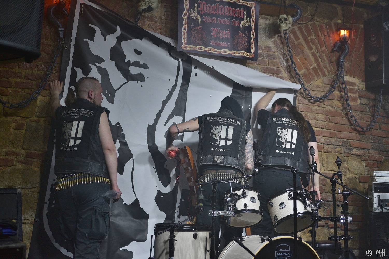 Do plzeňského Parlamentu se sjeli blackmetalisté, zahráli Nocturnal Obeisance, Sukkhu i Blutsturm