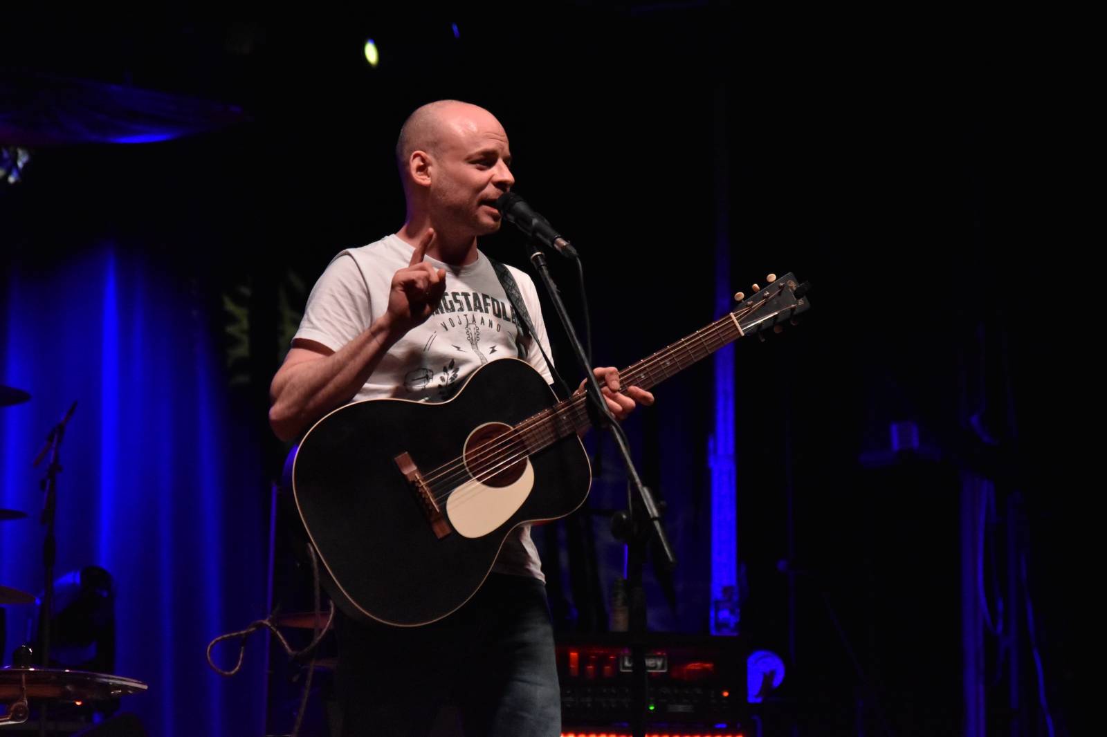 Adys doma v Klatovech představili Lopaty POPu. Album pokřtil Petr Lebeda, zahráli Fiasko a Vojtaano