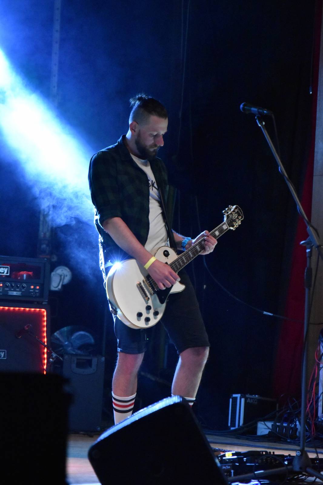 Adys doma v Klatovech představili Lopaty POPu. Album pokřtil Petr Lebeda, zahráli Fiasko a Vojtaano