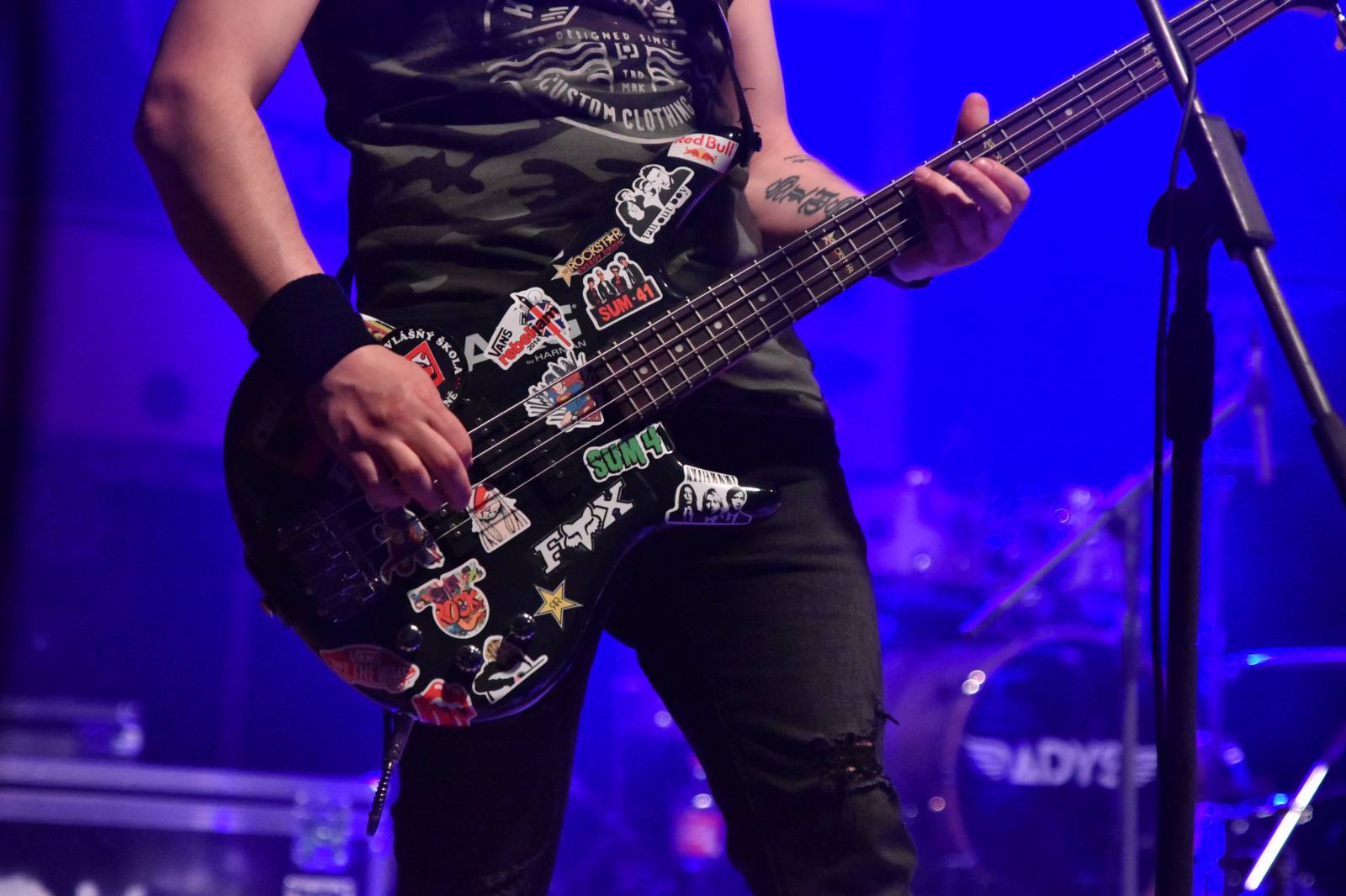 Adys doma v Klatovech představili Lopaty POPu. Album pokřtil Petr Lebeda, zahráli Fiasko a Vojtaano