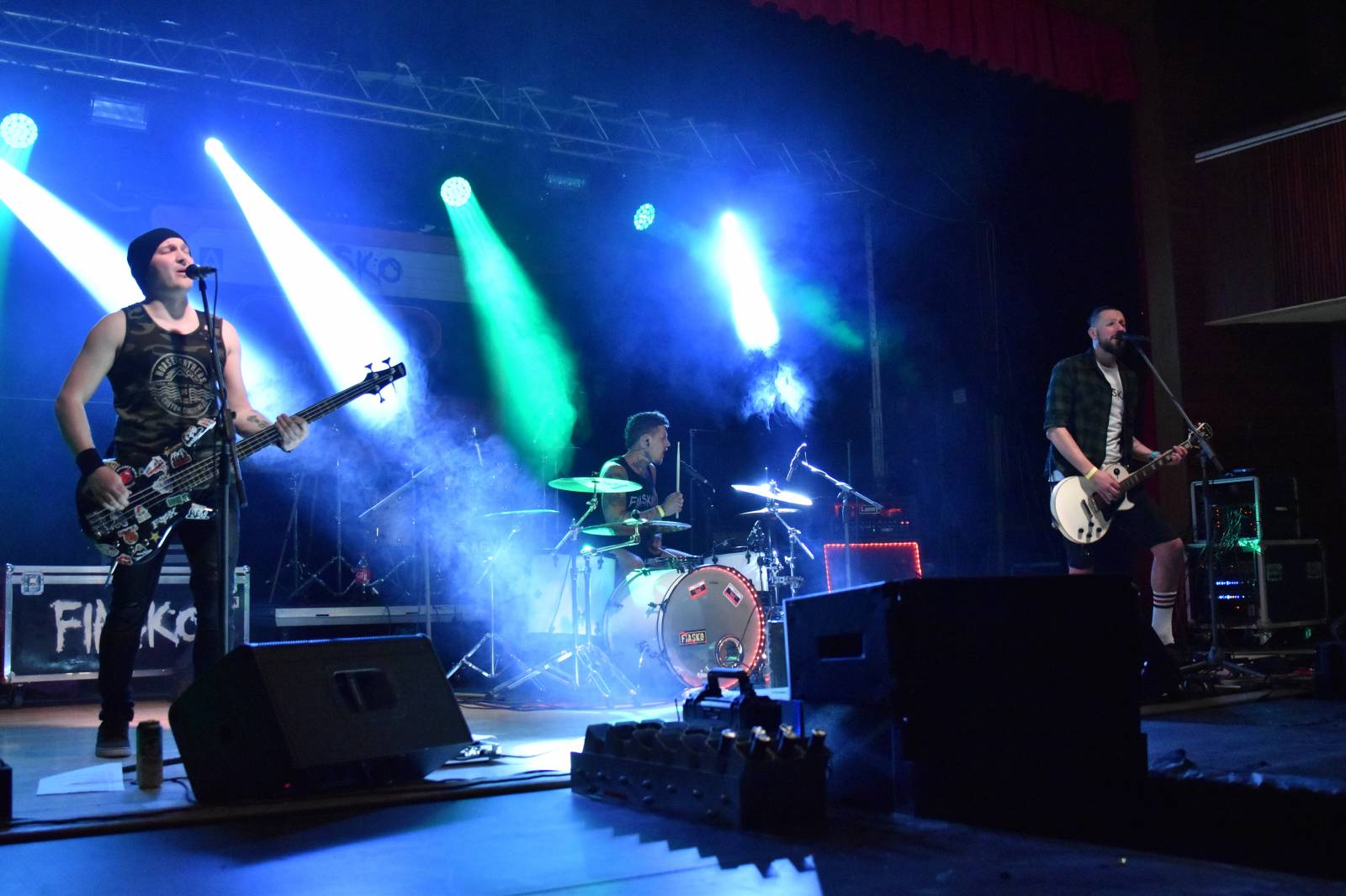 Adys doma v Klatovech představili Lopaty POPu. Album pokřtil Petr Lebeda, zahráli Fiasko a Vojtaano