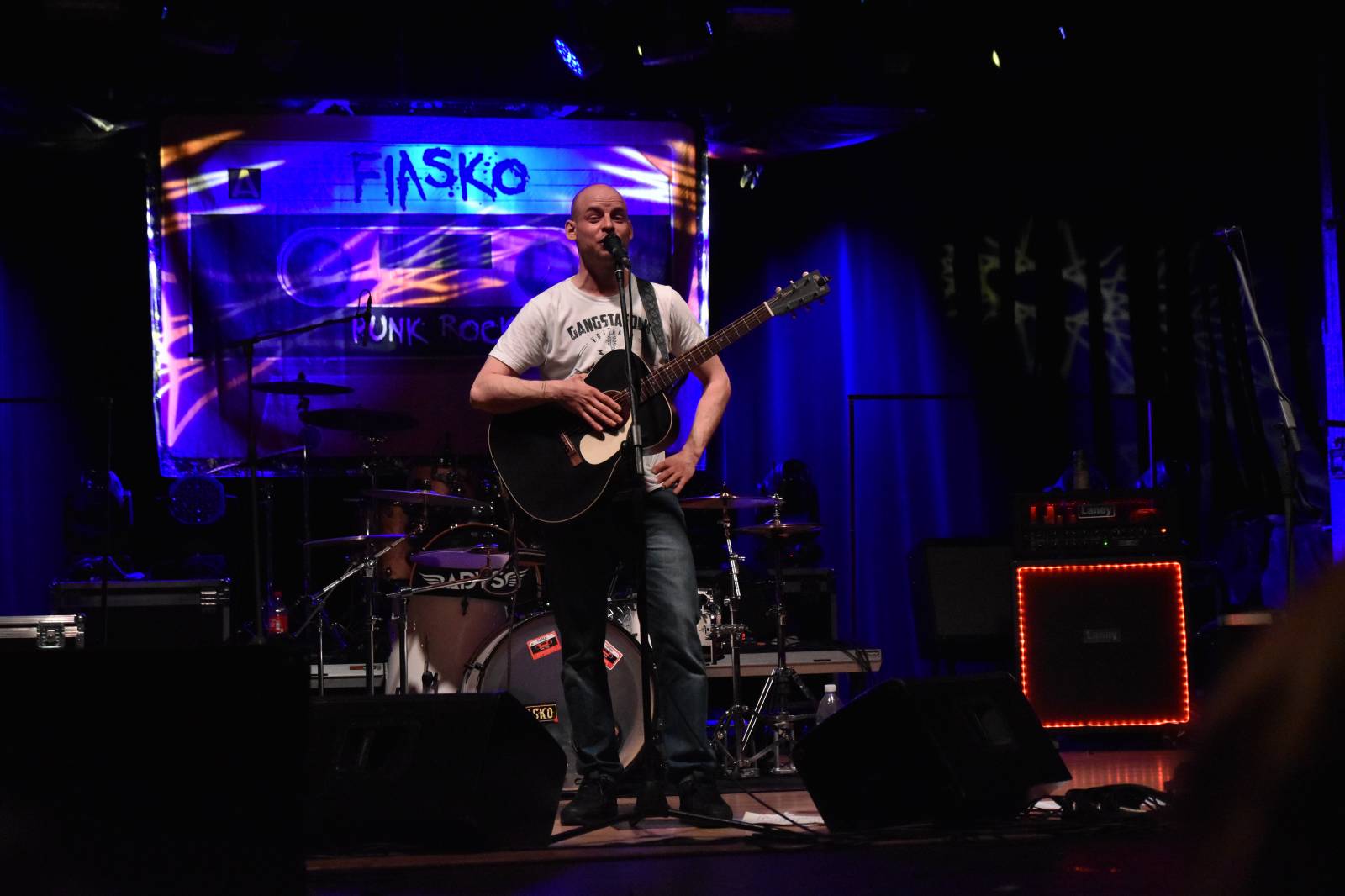 Adys doma v Klatovech představili Lopaty POPu. Album pokřtil Petr Lebeda, zahráli Fiasko a Vojtaano