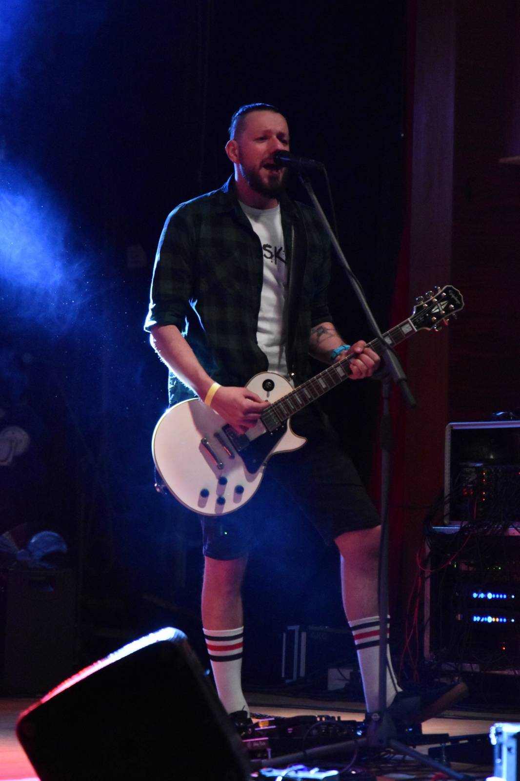 Adys doma v Klatovech představili Lopaty POPu. Album pokřtil Petr Lebeda, zahráli Fiasko a Vojtaano