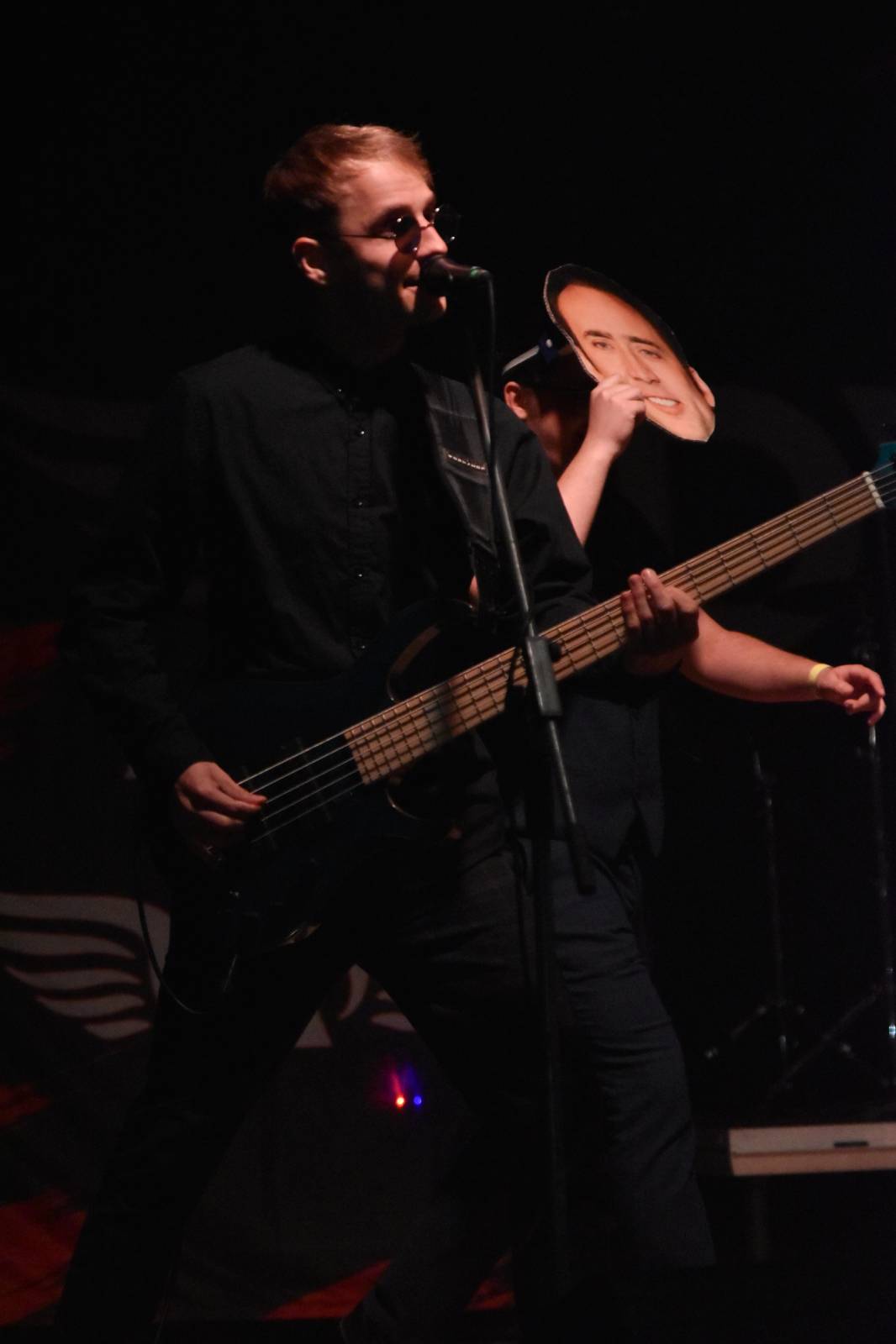 Adys doma v Klatovech představili Lopaty POPu. Album pokřtil Petr Lebeda, zahráli Fiasko a Vojtaano