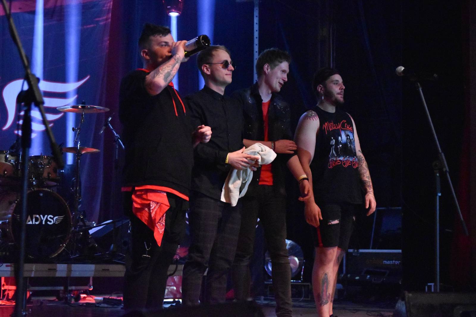 Adys doma v Klatovech představili Lopaty POPu. Album pokřtil Petr Lebeda, zahráli Fiasko a Vojtaano