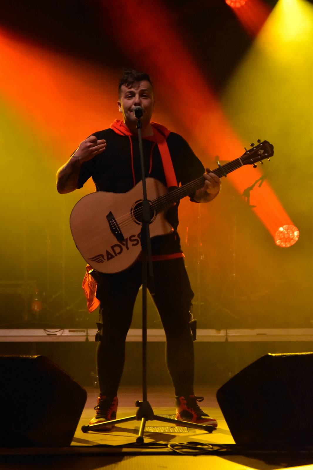 Adys doma v Klatovech představili Lopaty POPu. Album pokřtil Petr Lebeda, zahráli Fiasko a Vojtaano