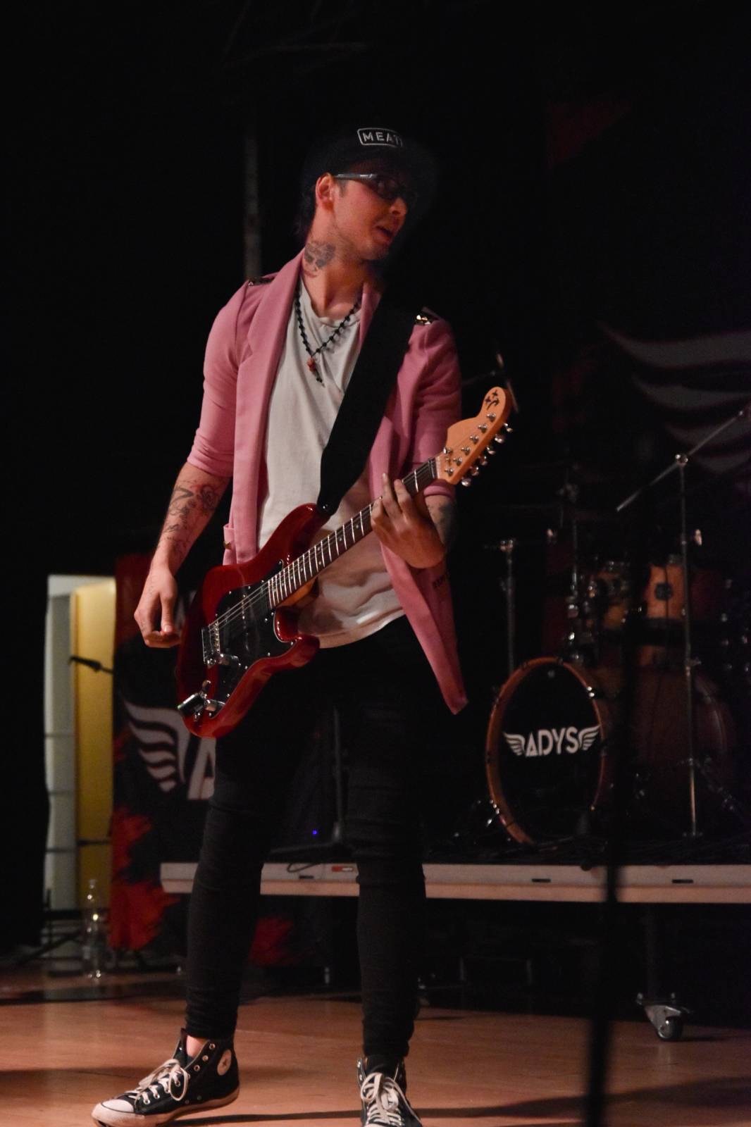 Adys doma v Klatovech představili Lopaty POPu. Album pokřtil Petr Lebeda, zahráli Fiasko a Vojtaano