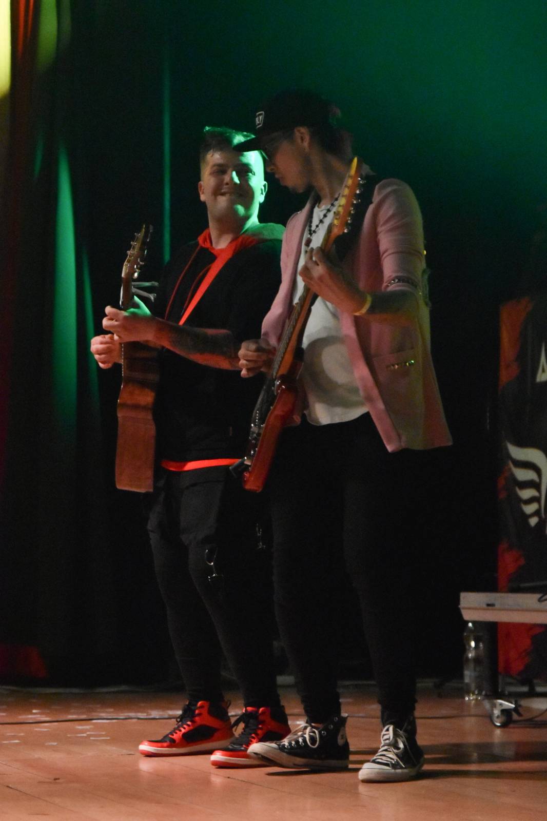 Adys doma v Klatovech představili Lopaty POPu. Album pokřtil Petr Lebeda, zahráli Fiasko a Vojtaano