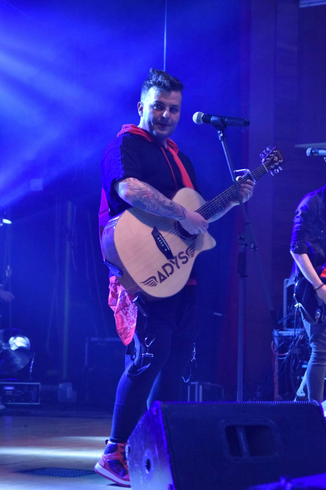 Adys doma v Klatovech představili Lopaty POPu. Album pokřtil Petr Lebeda, zahráli Fiasko a Vojtaano