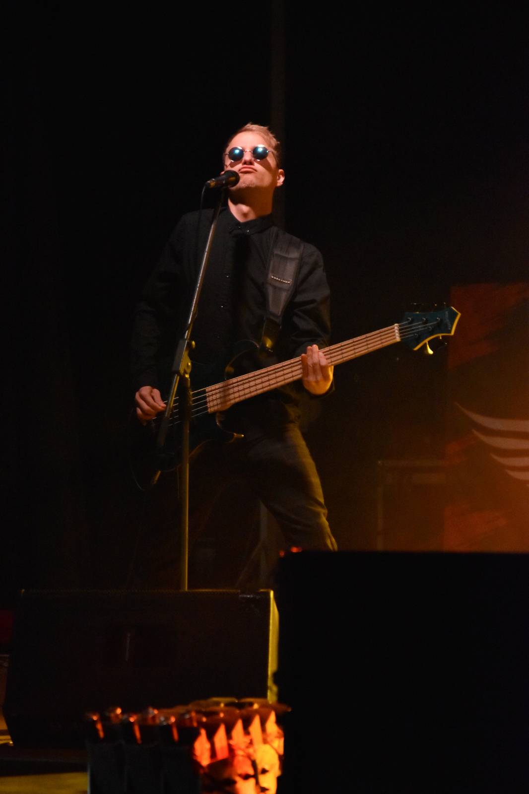 Adys doma v Klatovech představili Lopaty POPu. Album pokřtil Petr Lebeda, zahráli Fiasko a Vojtaano