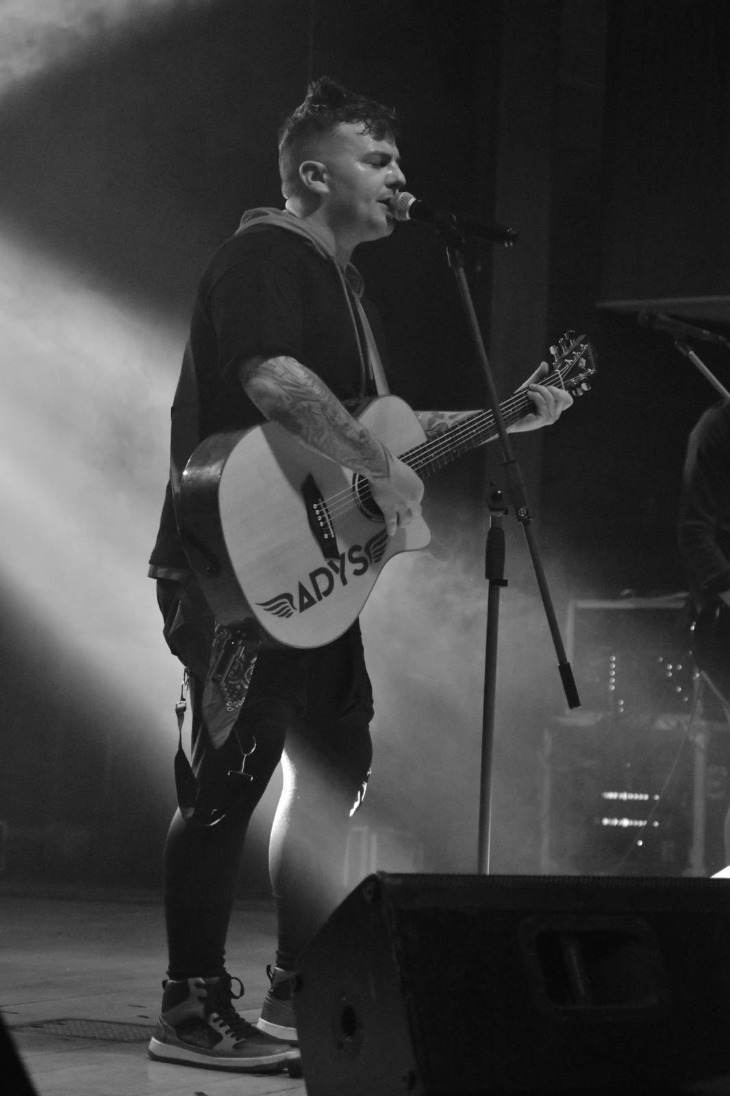 Adys doma v Klatovech představili Lopaty POPu. Album pokřtil Petr Lebeda, zahráli Fiasko a Vojtaano