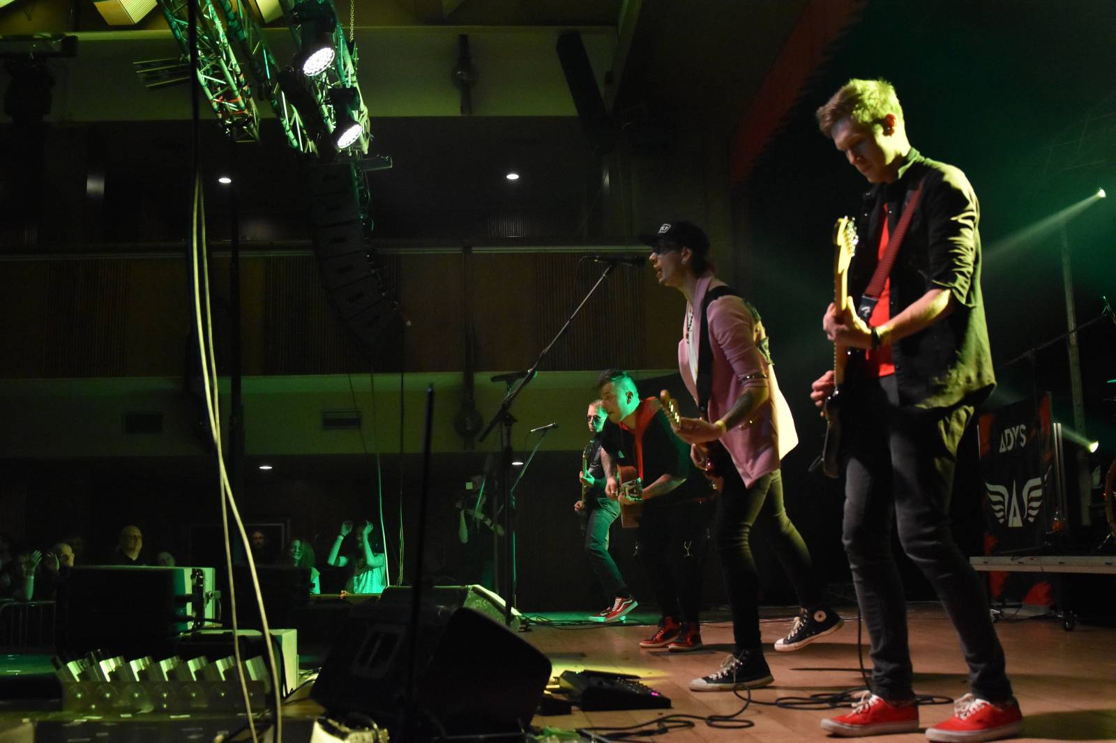 Adys doma v Klatovech představili Lopaty POPu. Album pokřtil Petr Lebeda, zahráli Fiasko a Vojtaano