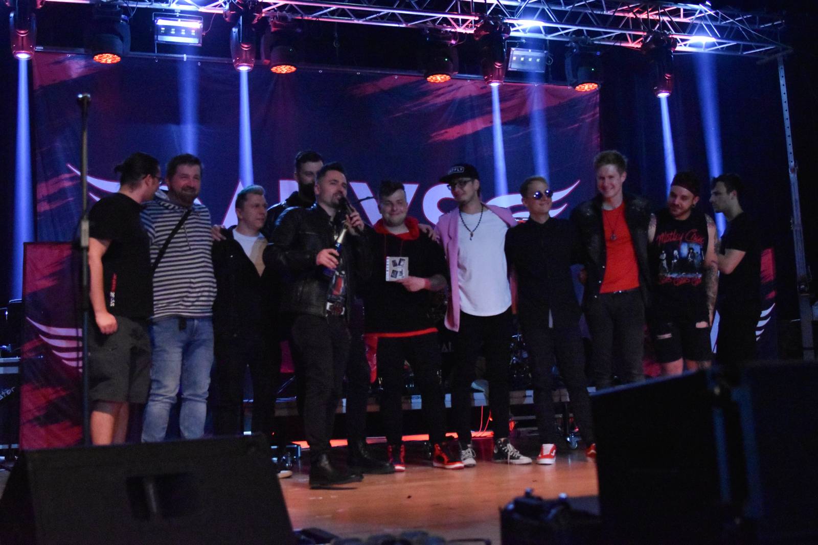 Adys doma v Klatovech představili Lopaty POPu. Album pokřtil Petr Lebeda, zahráli Fiasko a Vojtaano