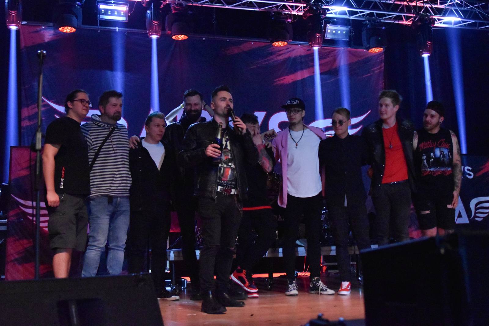 Adys doma v Klatovech představili Lopaty POPu. Album pokřtil Petr Lebeda, zahráli Fiasko a Vojtaano