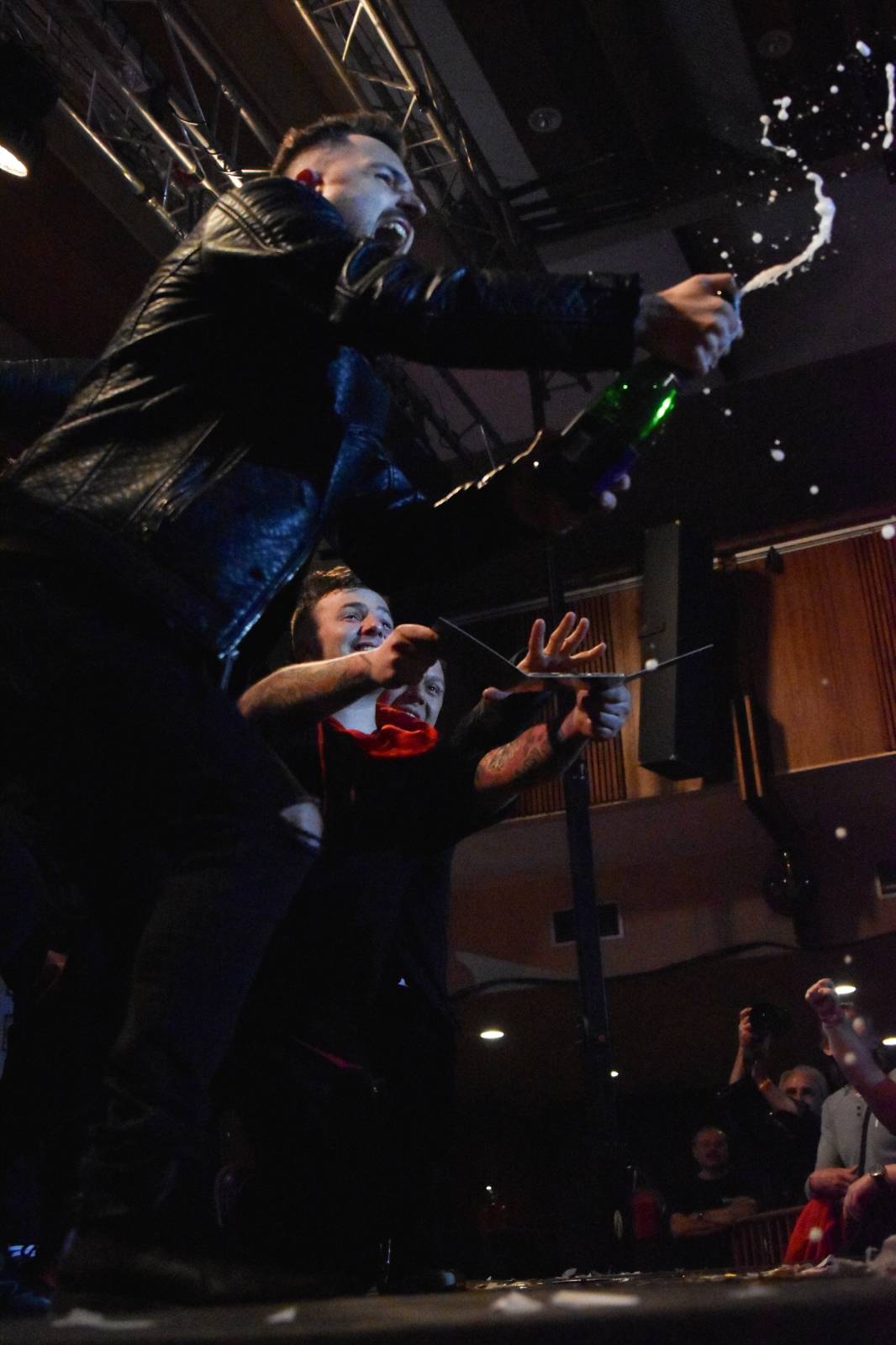 Adys doma v Klatovech představili Lopaty POPu. Album pokřtil Petr Lebeda, zahráli Fiasko a Vojtaano