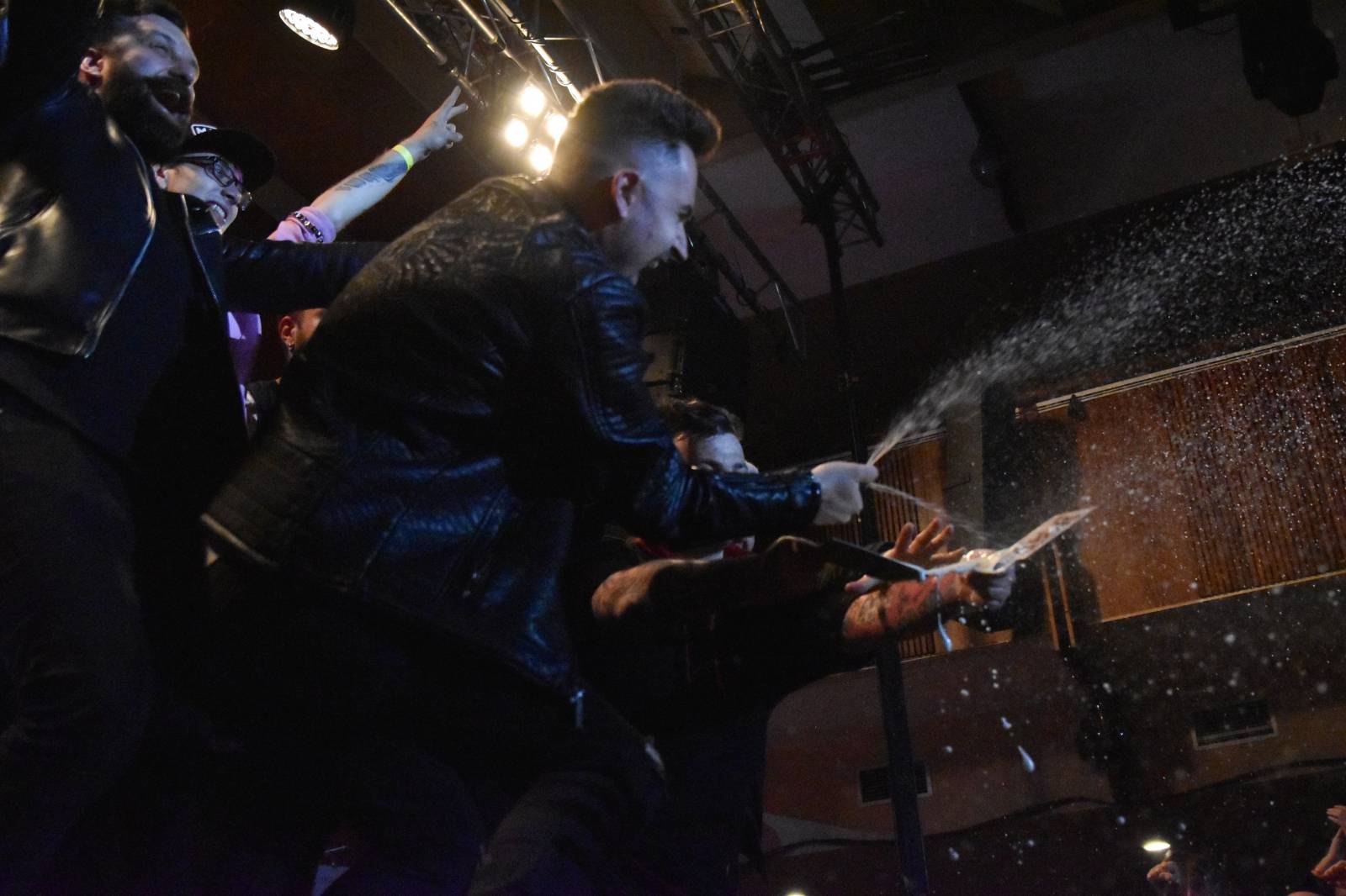 Adys doma v Klatovech představili Lopaty POPu. Album pokřtil Petr Lebeda, zahráli Fiasko a Vojtaano