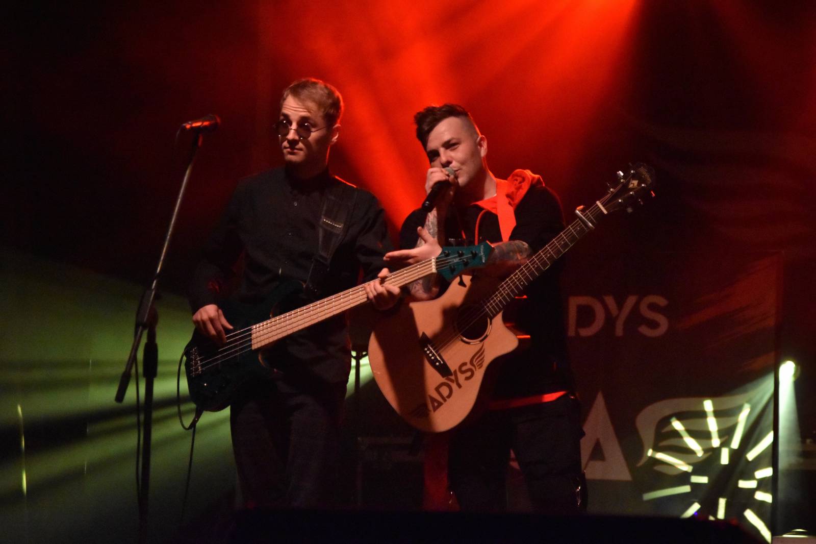 Adys doma v Klatovech představili Lopaty POPu. Album pokřtil Petr Lebeda, zahráli Fiasko a Vojtaano