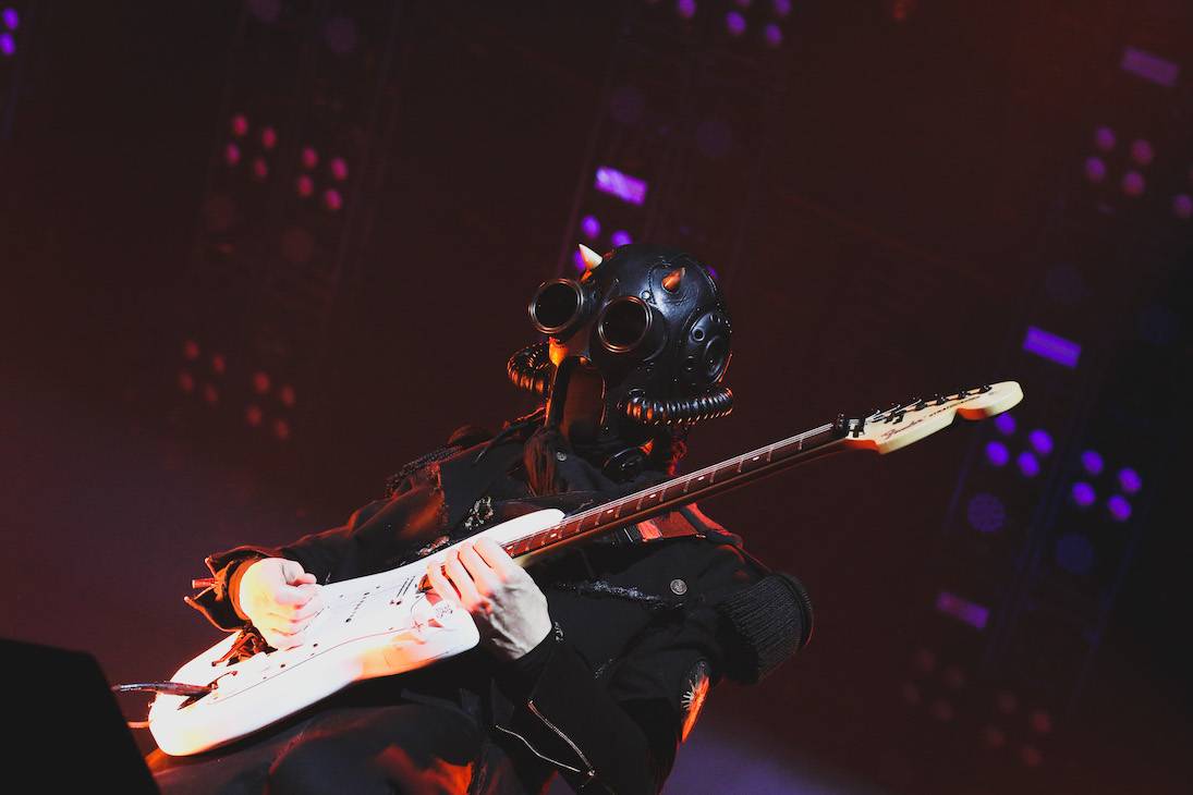 Ghost předvedli Praze spektakulární show, nechyběly nové masky, ani songy