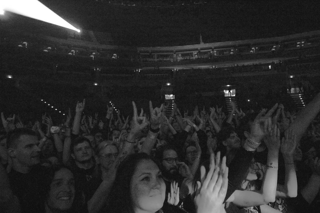 Ghost předvedli Praze spektakulární show, nechyběly nové masky, ani songy