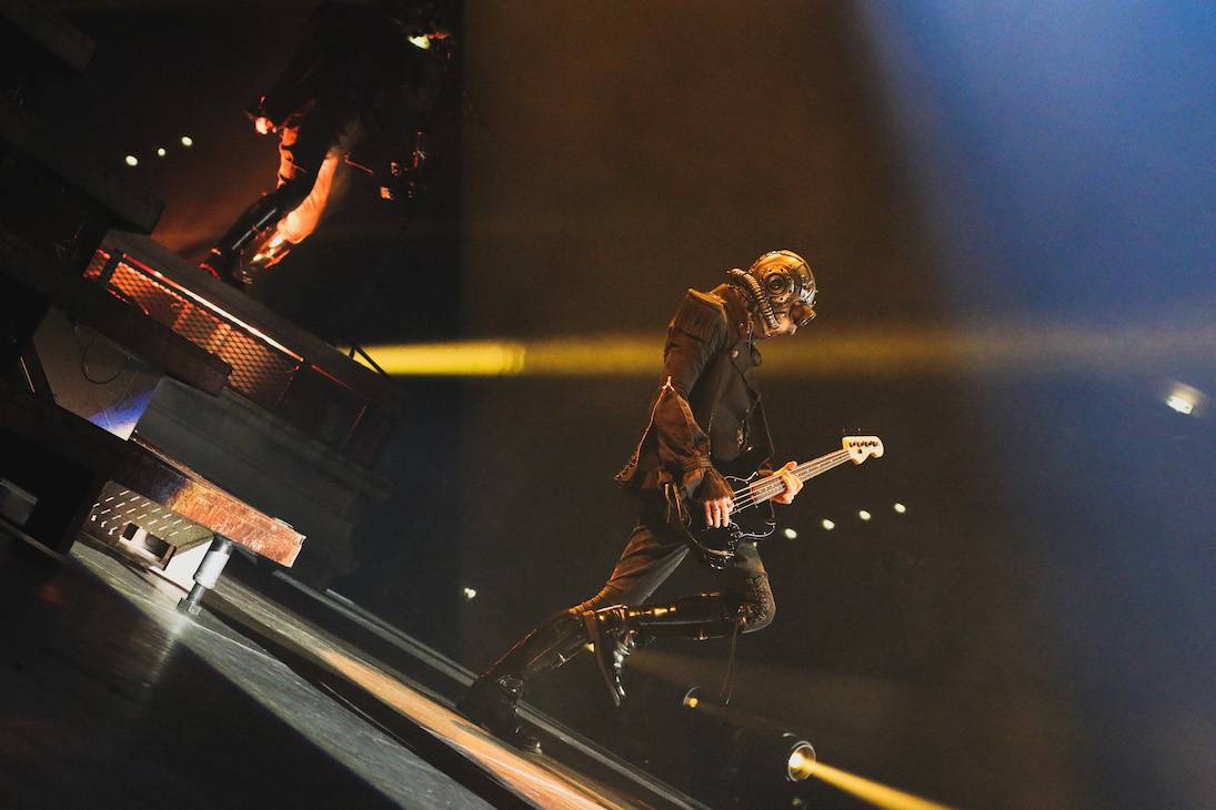 Ghost předvedli Praze spektakulární show, nechyběly nové masky, ani songy