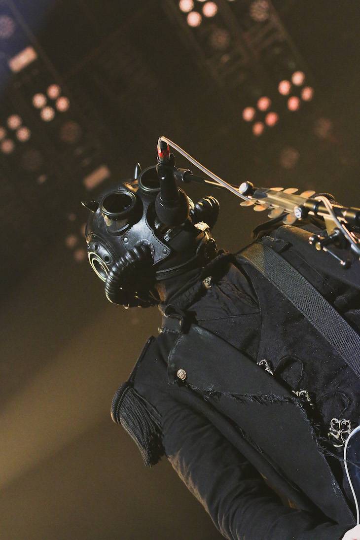 Ghost předvedli Praze spektakulární show, nechyběly nové masky, ani songy