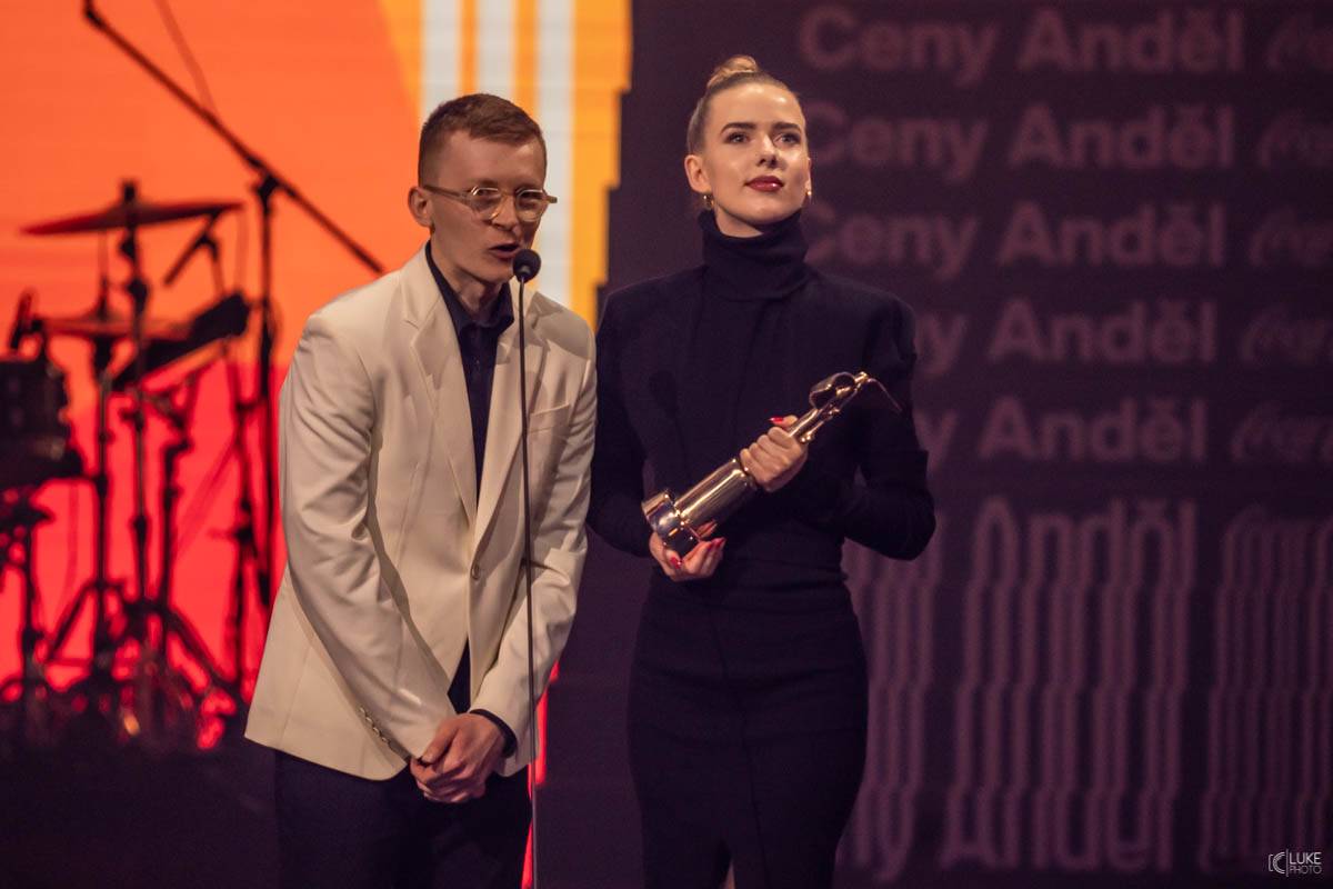 Ceny Anděl 2021 ovládli David Stypka & Bandjeez a rapper Smack, ceny si odnesli i Ewa Farna a Mirai