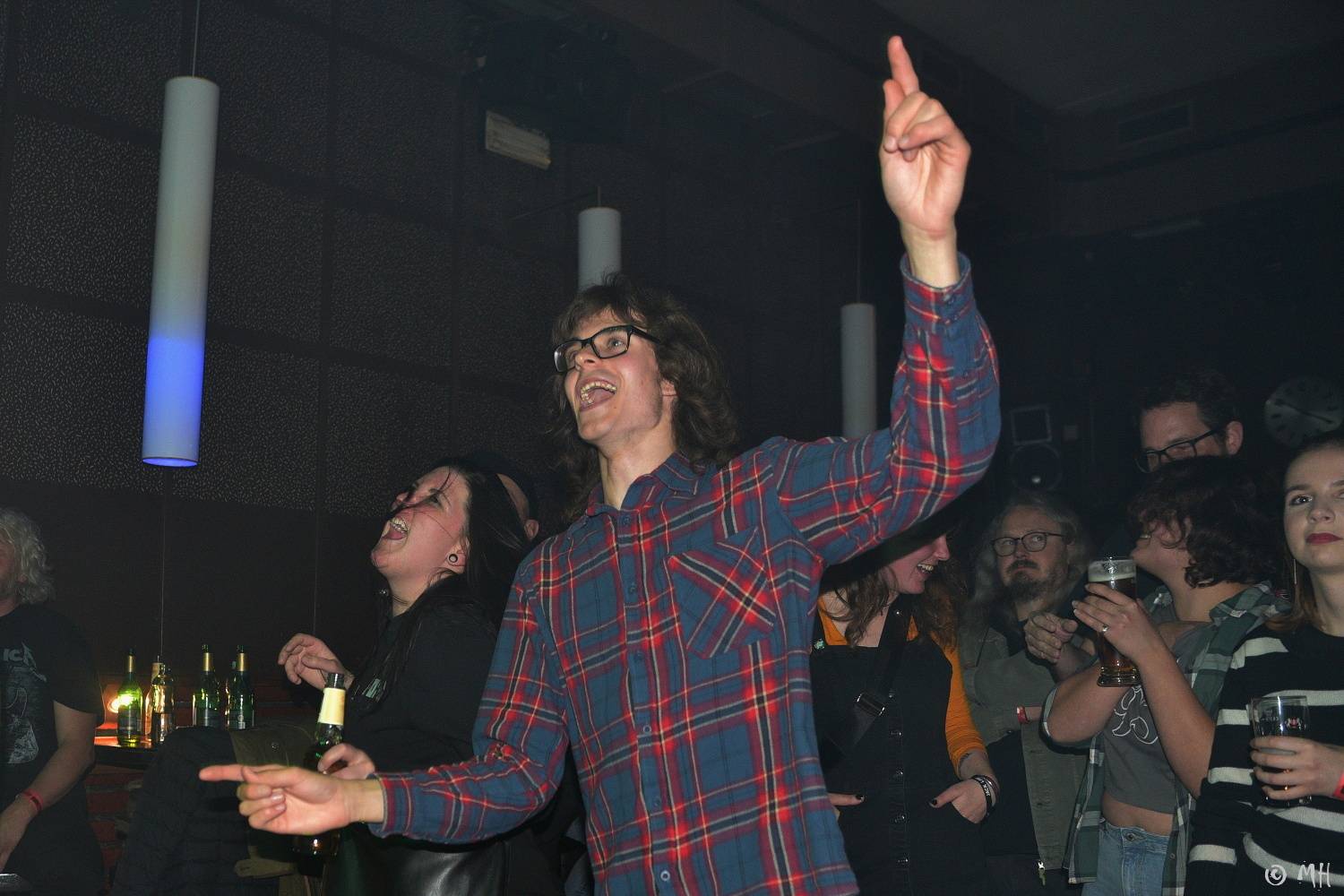 Absolutní neklid dostál svému názvu, v Plzni nechybělo ani pogování