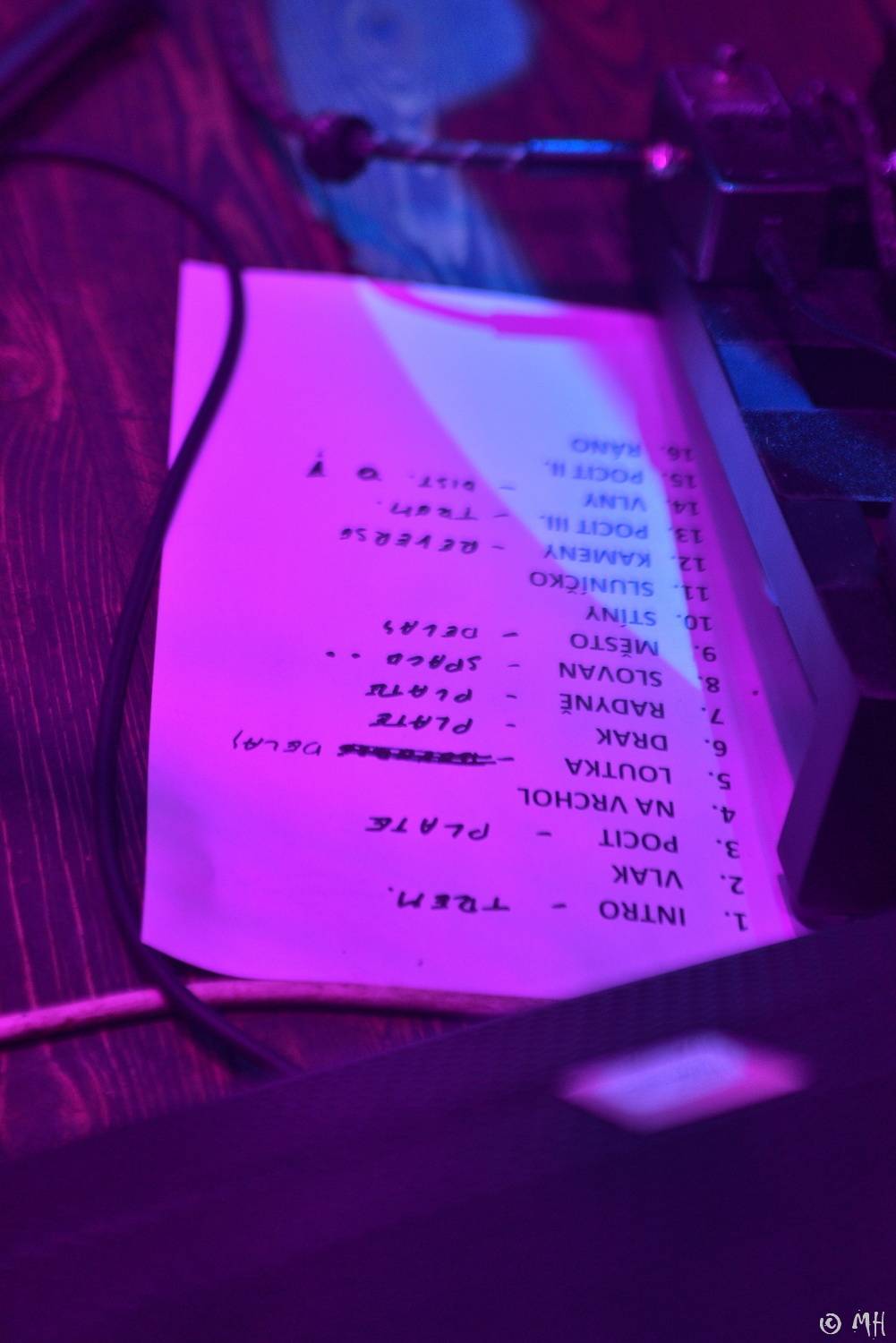 Absolutní neklid dostál svému názvu, v Plzni nechybělo ani pogování