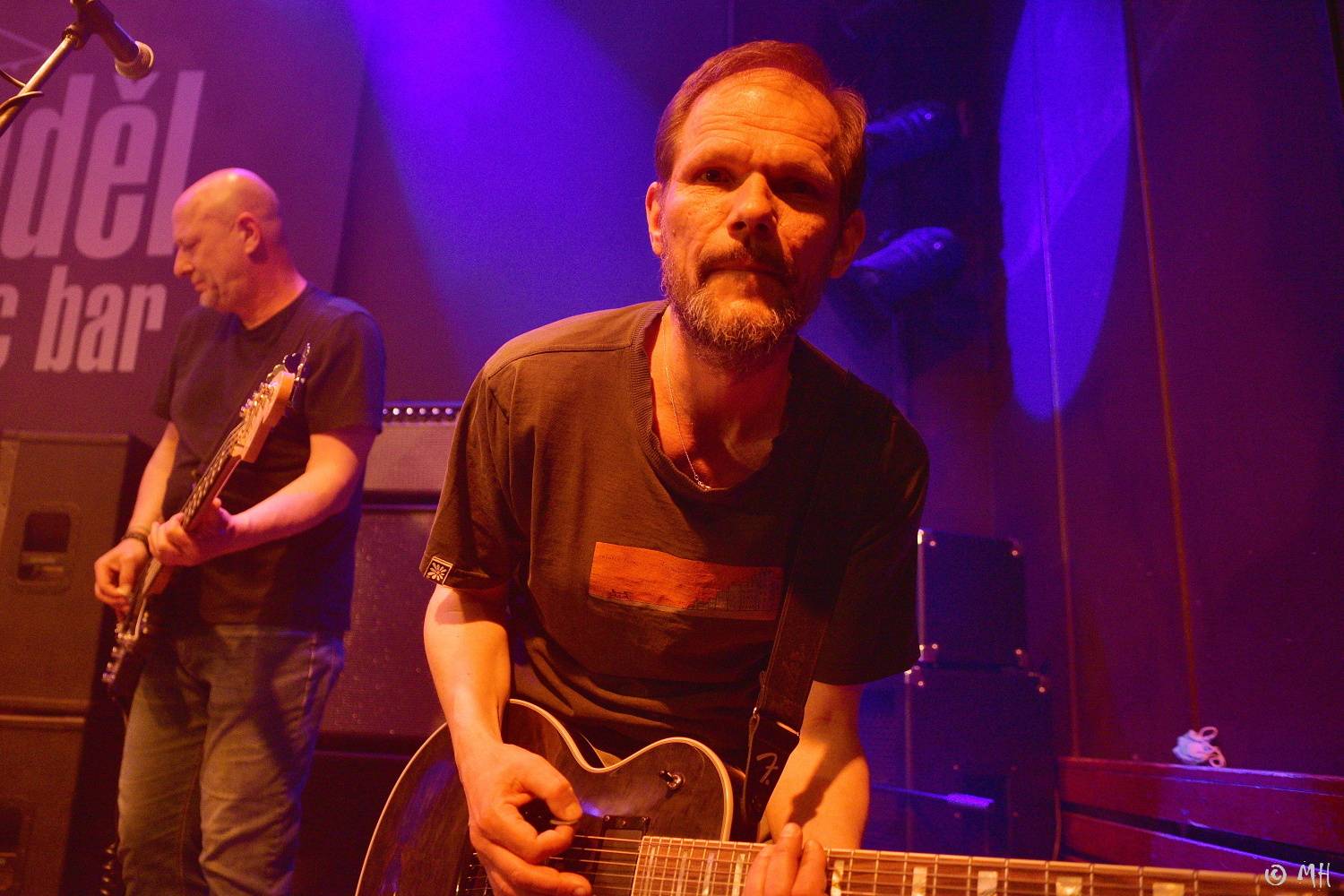 Absolutní neklid dostál svému názvu, v Plzni nechybělo ani pogování