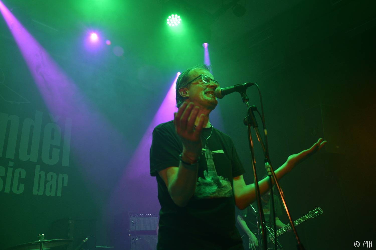 Absolutní neklid dostál svému názvu, v Plzni nechybělo ani pogování