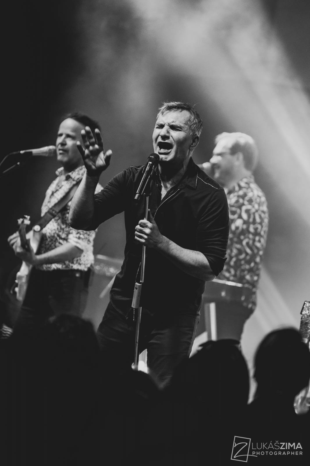 Mig 21 skončili jarní turné, v Praze chytali kalhotky a uklidňovali rvačku u pódia