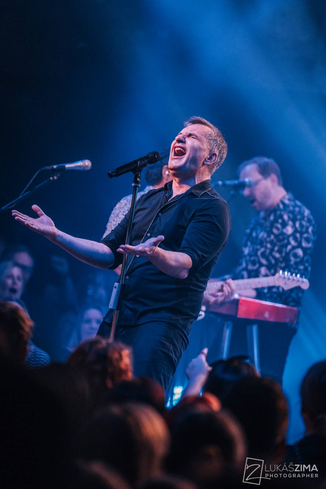 Mig 21 skončili jarní turné, v Praze chytali kalhotky a uklidňovali rvačku u pódia