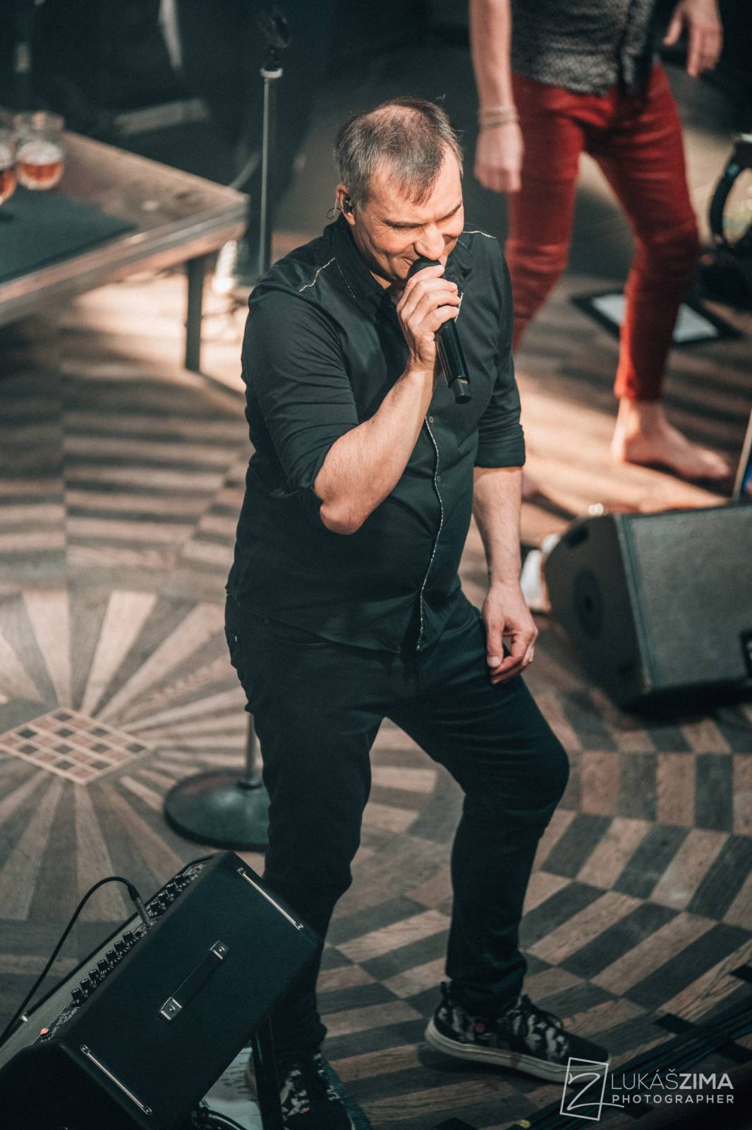 Mig 21 skončili jarní turné, v Praze chytali kalhotky a uklidňovali rvačku u pódia