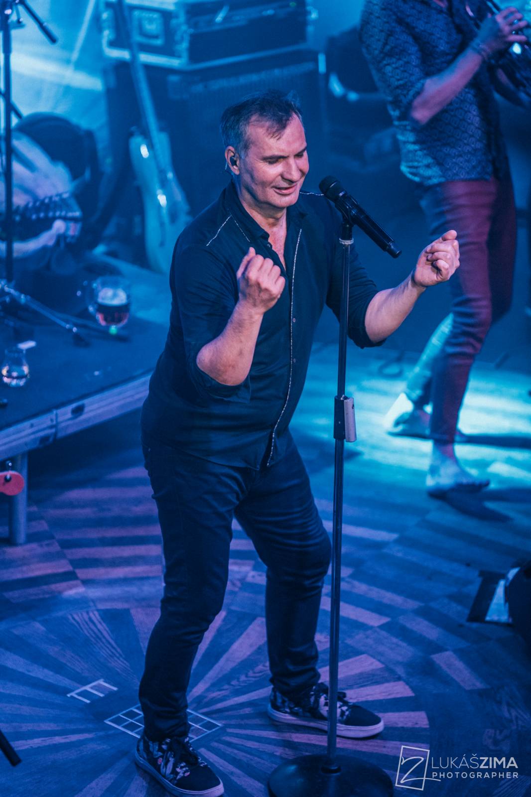 Mig 21 skončili jarní turné, v Praze chytali kalhotky a uklidňovali rvačku u pódia