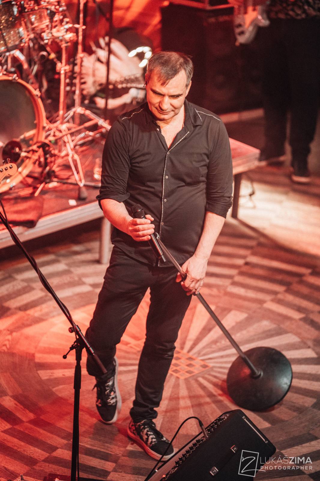 Mig 21 skončili jarní turné, v Praze chytali kalhotky a uklidňovali rvačku u pódia