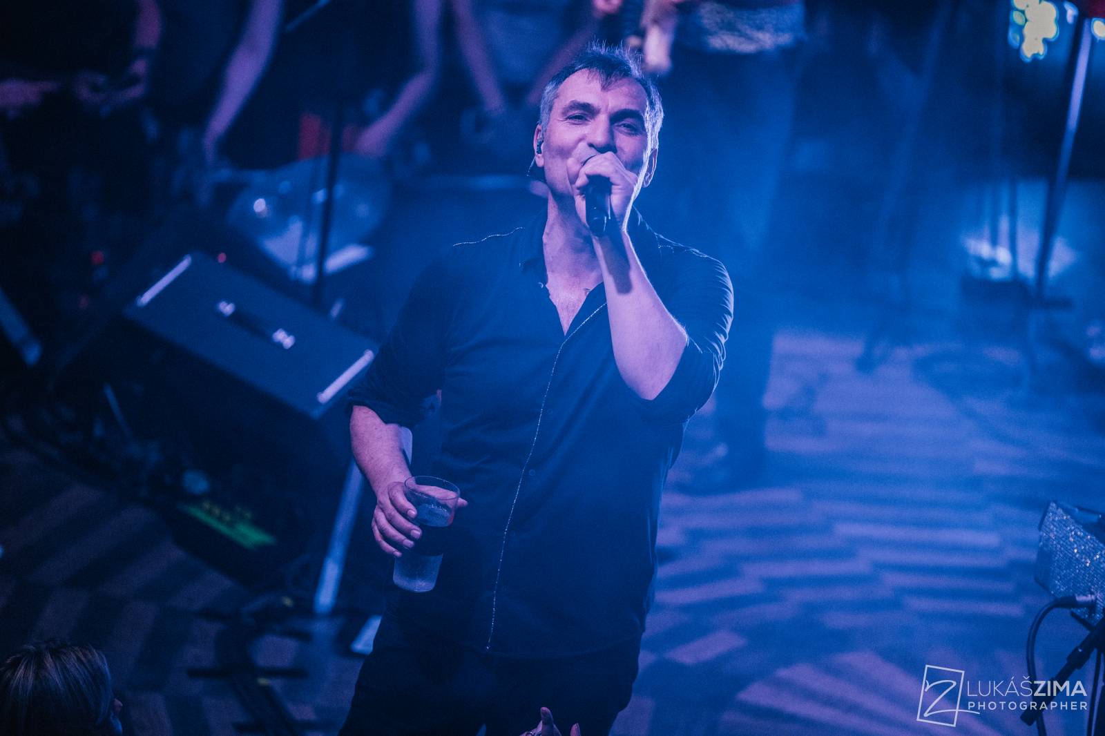 Mig 21 skončili jarní turné, v Praze chytali kalhotky a uklidňovali rvačku u pódia