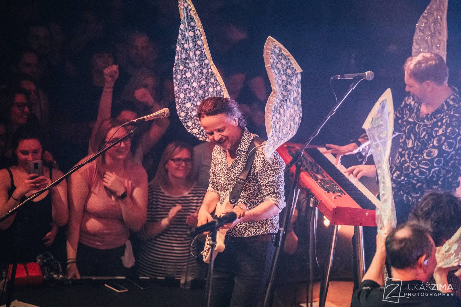 Mig 21 skončili jarní turné, v Praze chytali kalhotky a uklidňovali rvačku u pódia