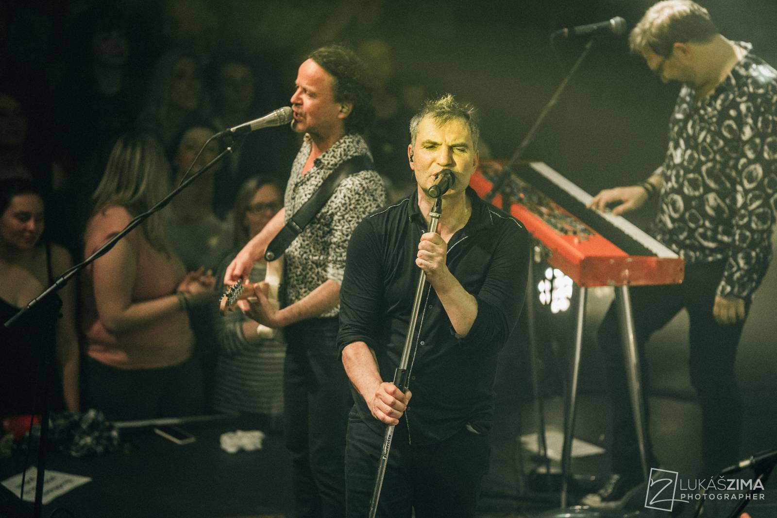 Mig 21 skončili jarní turné, v Praze chytali kalhotky a uklidňovali rvačku u pódia