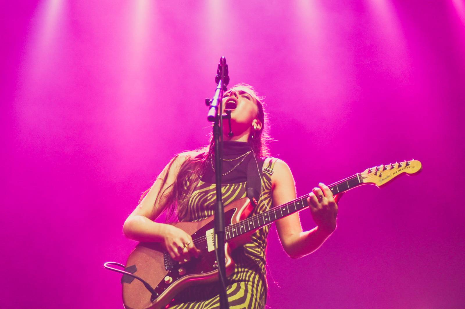 Řev, nadšení i slzy dojetí. 5 Seconds Of Summer dorazili do Prahy