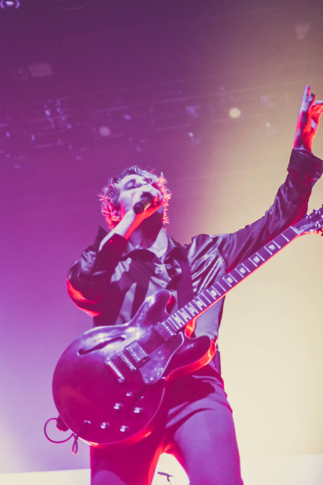 Řev, nadšení i slzy dojetí. 5 Seconds Of Summer dorazili do Prahy