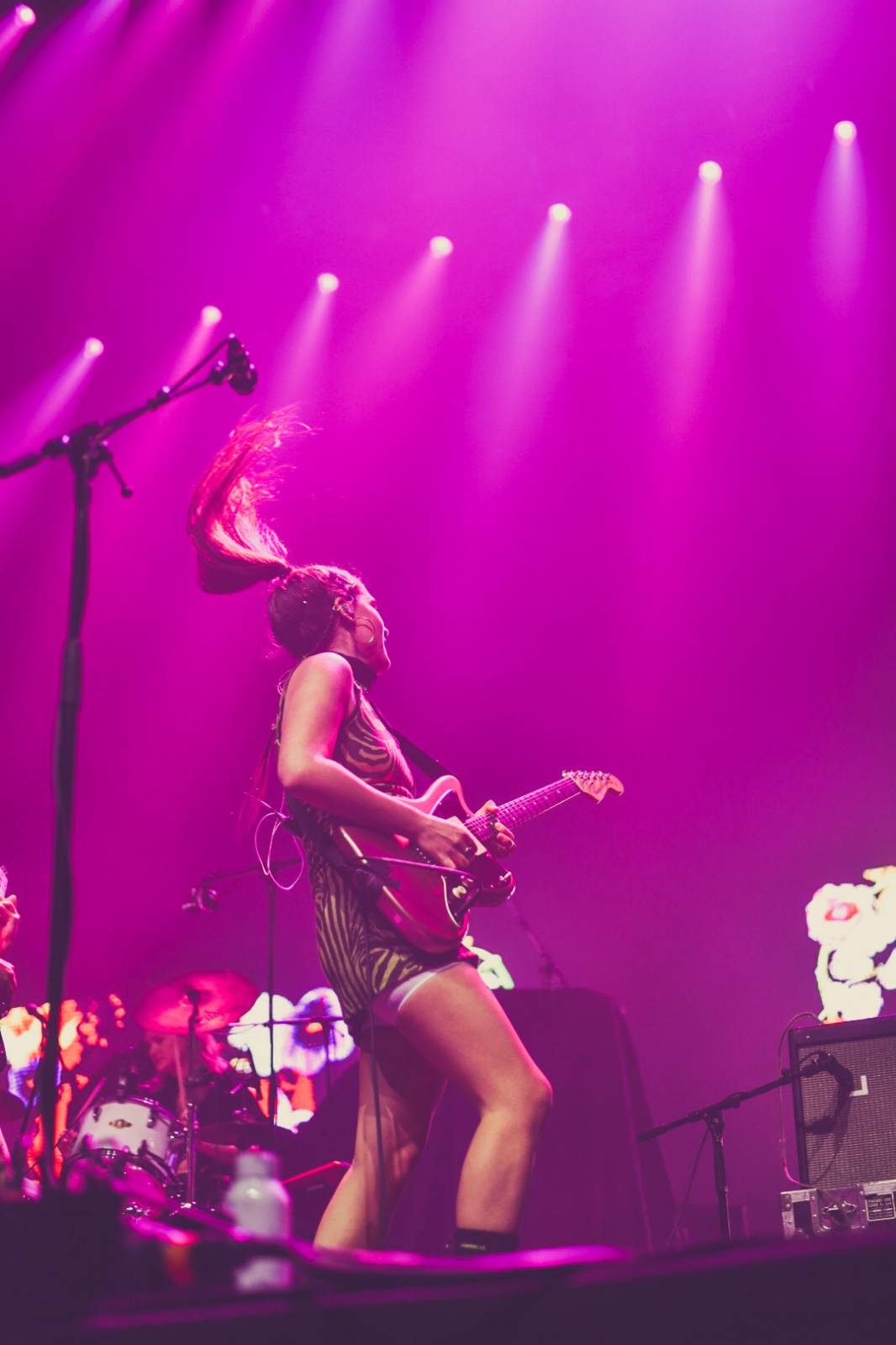 Řev, nadšení i slzy dojetí. 5 Seconds Of Summer dorazili do Prahy